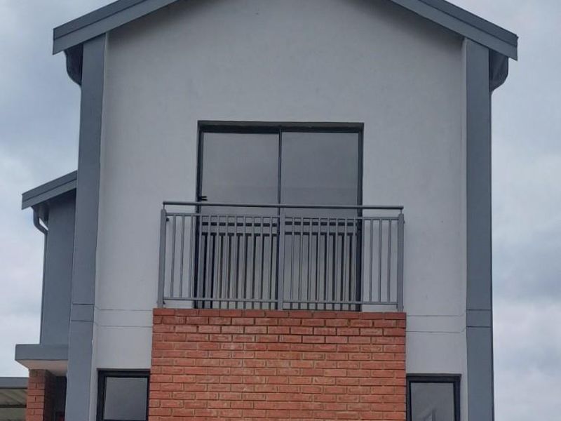 150m2 3-Bed 2.5-Bath Double-Story House in Karino, Nelspruit - Photo 2