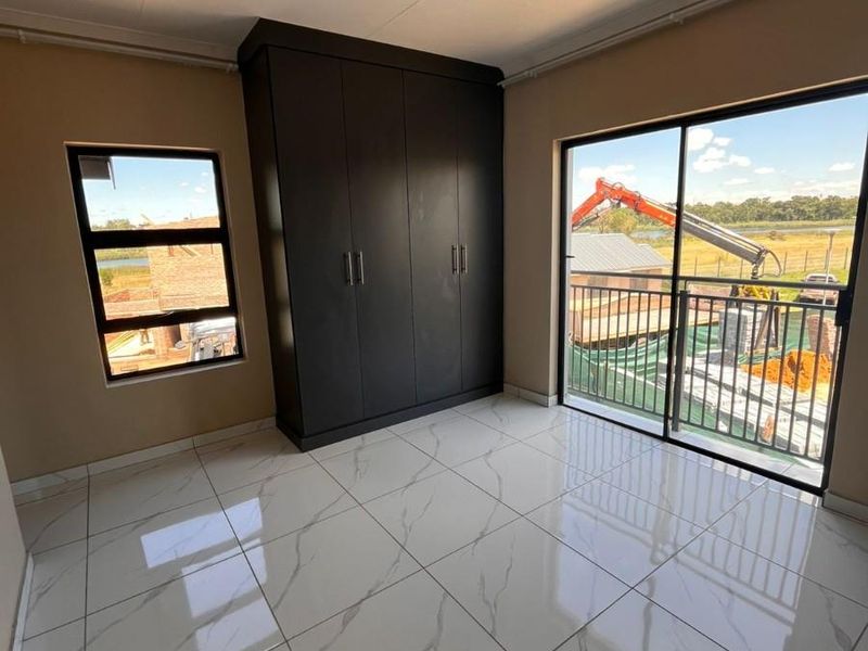 150m2 3-Bed 2.5-Bath Double-Story House in Karino, Nelspruit - Photo 10