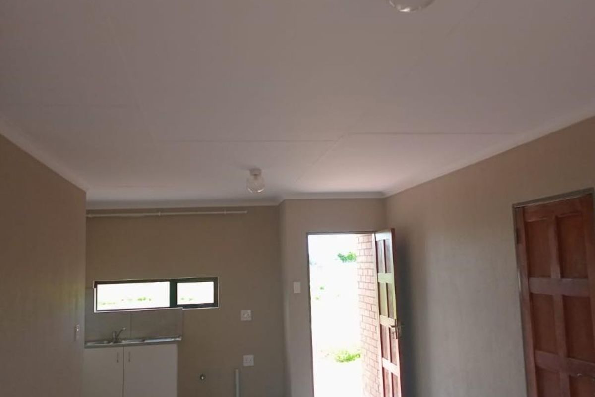 80m2 3-Bed 2 Bath House in Karino, Nelspruit - Photo 5