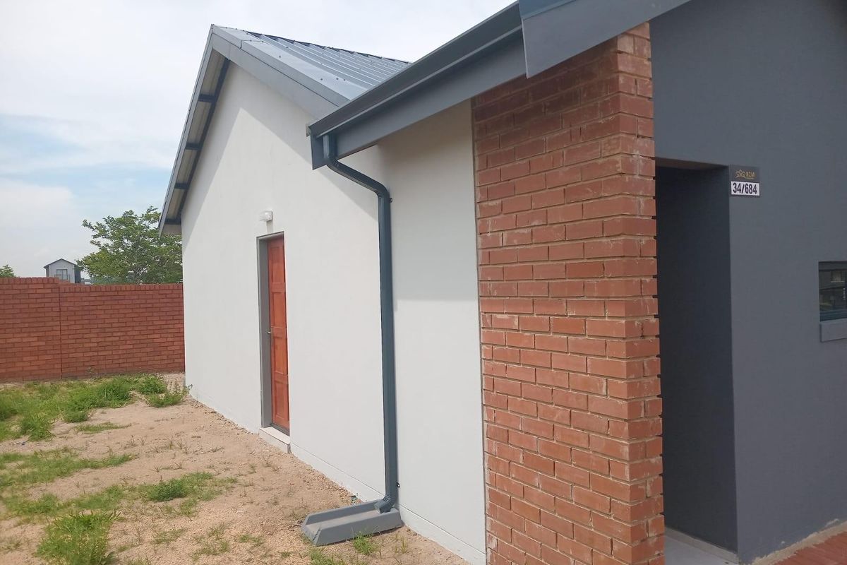 80m2 3-Bed 2 Bath House in Karino, Nelspruit - Photo 2