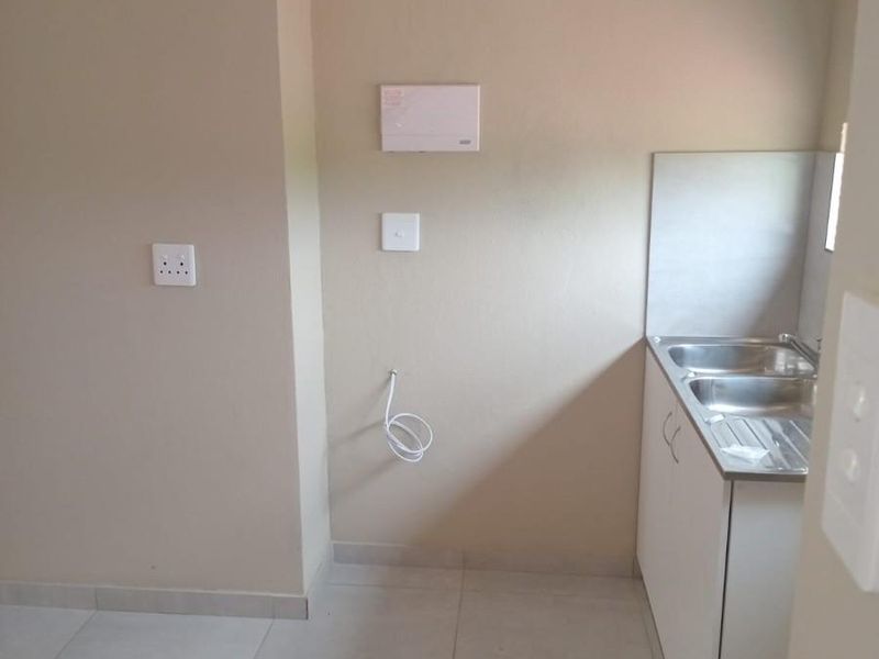 80m2 3-Bed 2 Bath House in Karino, Nelspruit - Photo 3