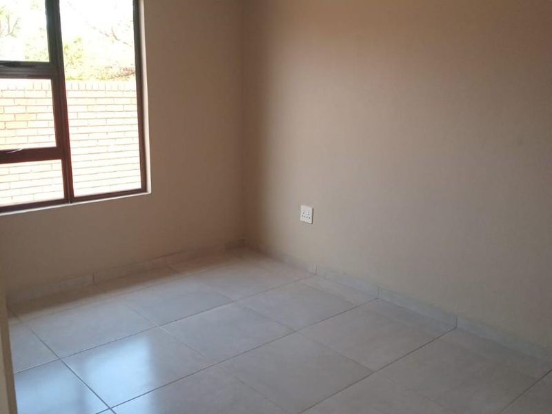 80m2 3-Bed 2 Bath House in Karino, Nelspruit - Photo 7