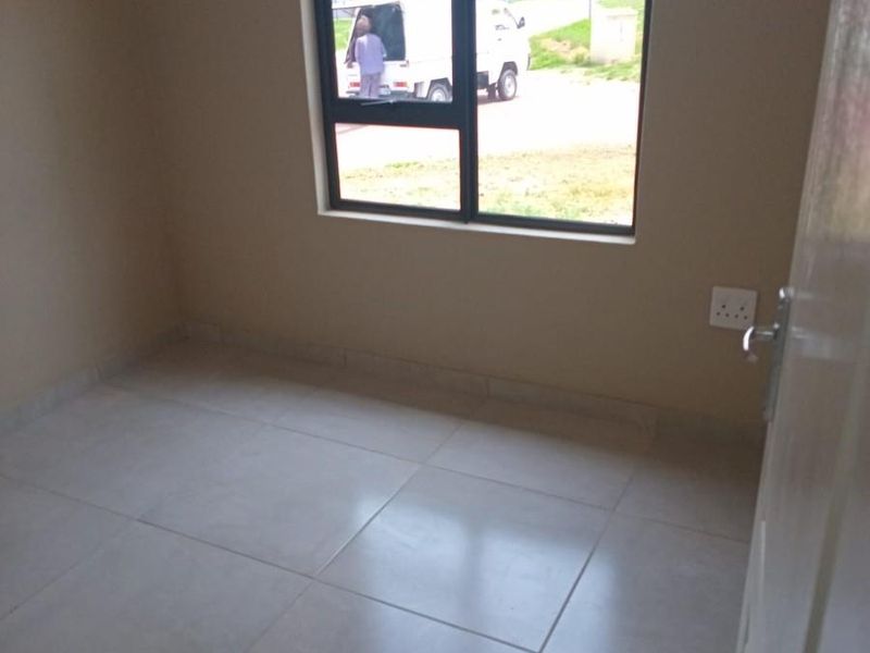 70m2 3-Bed 2 Bath House in Karino, Nelspruit - Photo 9