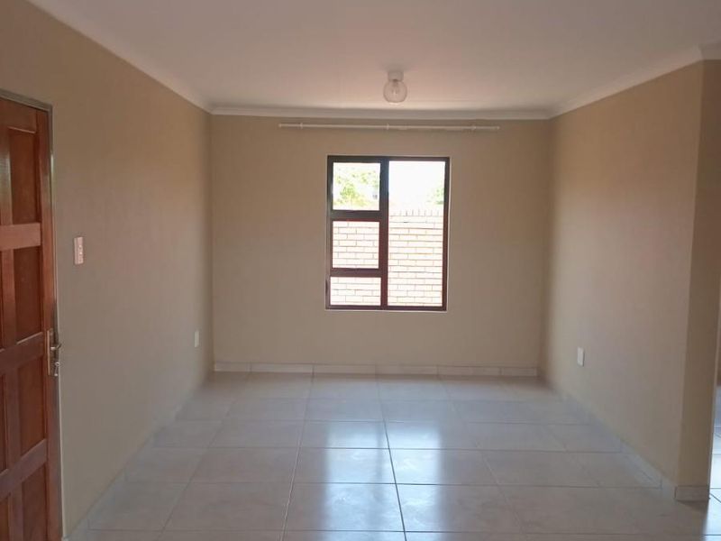 70m2 3-Bed 2 Bath House in Karino, Nelspruit - Photo 5