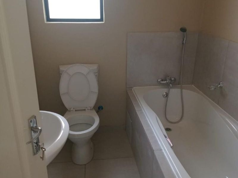 70m2 3-Bed 2 Bath House in Karino, Nelspruit - Photo 7