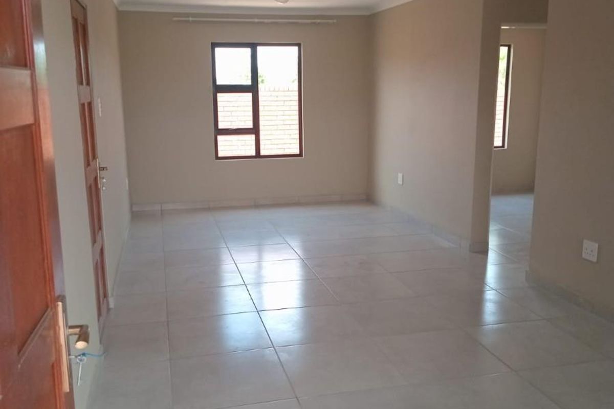 60m2 3-Bed 2 Bath House in Karino, Nelspruit - Photo 4