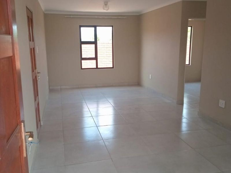 60m2 3-Bed 2 Bath House in Karino, Nelspruit - Photo 4