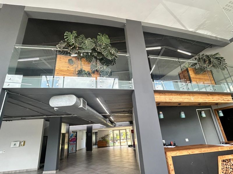 4,053 m2 A-Grade Office Building For Sale - Photo 6