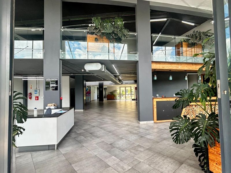 4,053 m2 A-Grade Office Building For Sale - Photo 4