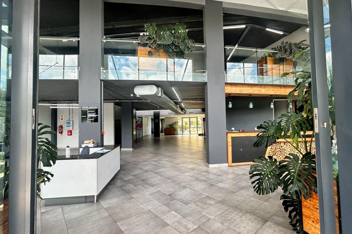 4,053 m2 A-Grade Office Building For Sale - Photo 4