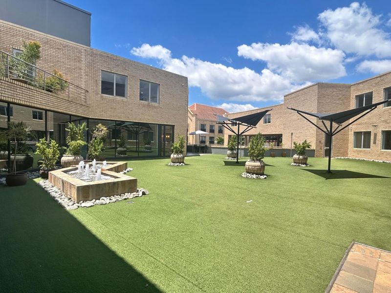 4,053 m2 A-Grade Office Building For Sale - Photo 10