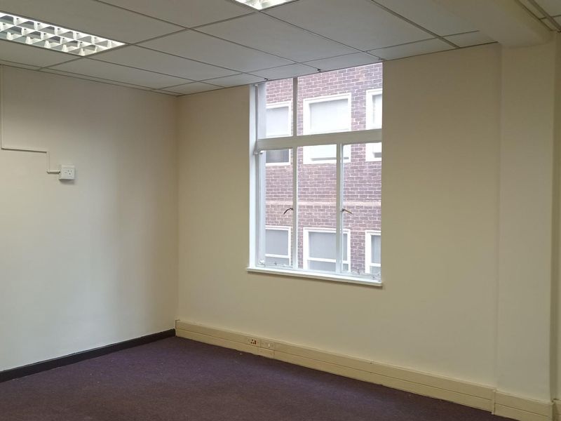 Office To Rent in Johannesburg, Gauteng - Photo 10