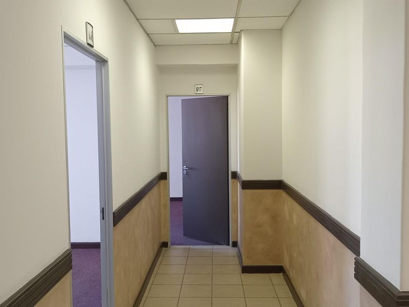 Office To Rent in Johannesburg, Gauteng - Photo 5