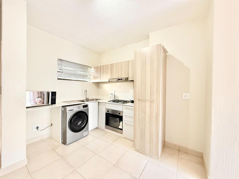 Modern 2 bedroom apartment for sale - Photo 6