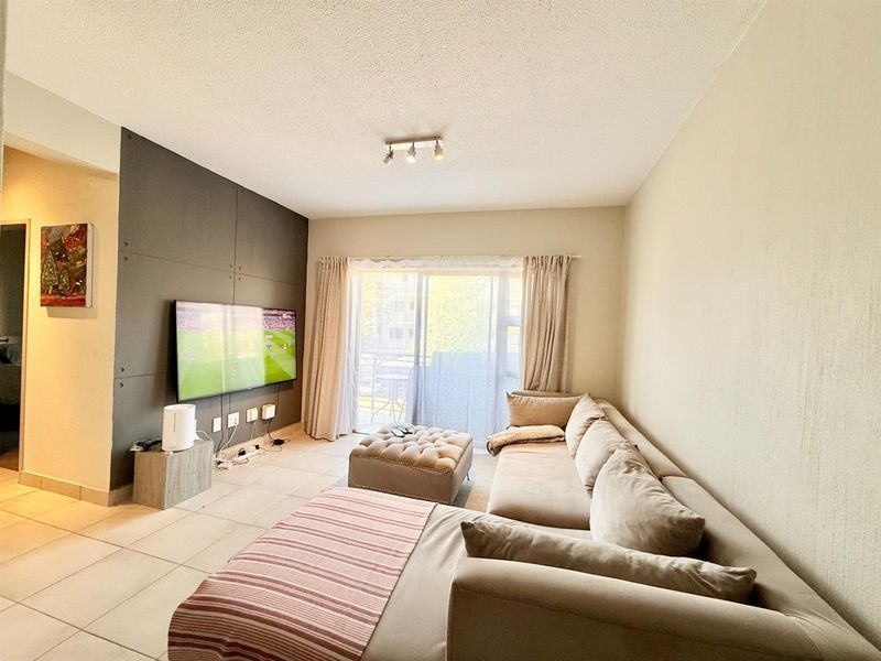 Modern 2 bedroom apartment for sale - Photo 3