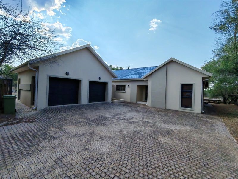 Beautiful 4-bedroom, 3-bathroom family home in Shona Langa for sale - Photo 3