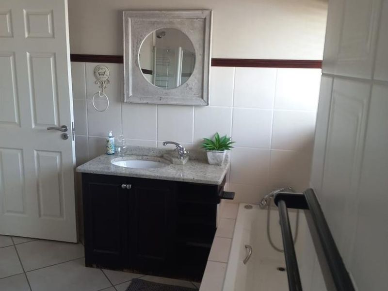 Beautiful 4-bedroom, 3-bathroom family home in Shona Langa for sale - Photo 4