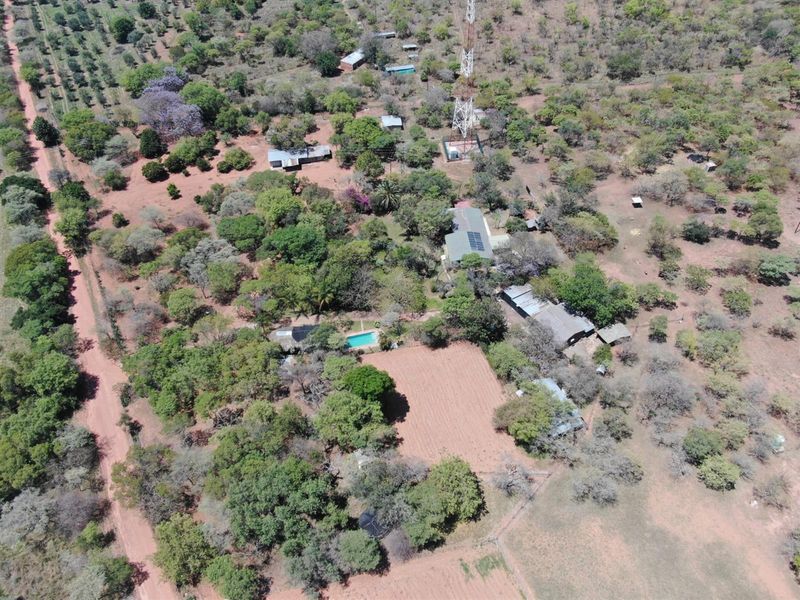 Beautiful 13.9-hectare smallholding with a 4 bedroom house and two flatlets, Modimolle Limpopo - Photo 3