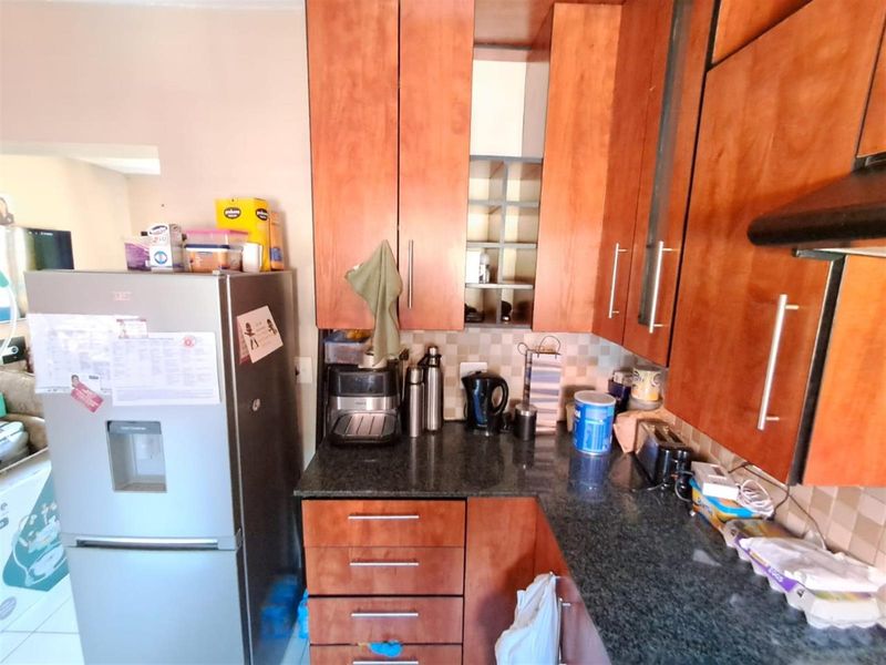 2 Bedroom Townhouse For Sale in Die Hoewes, Centurion - Photo 8