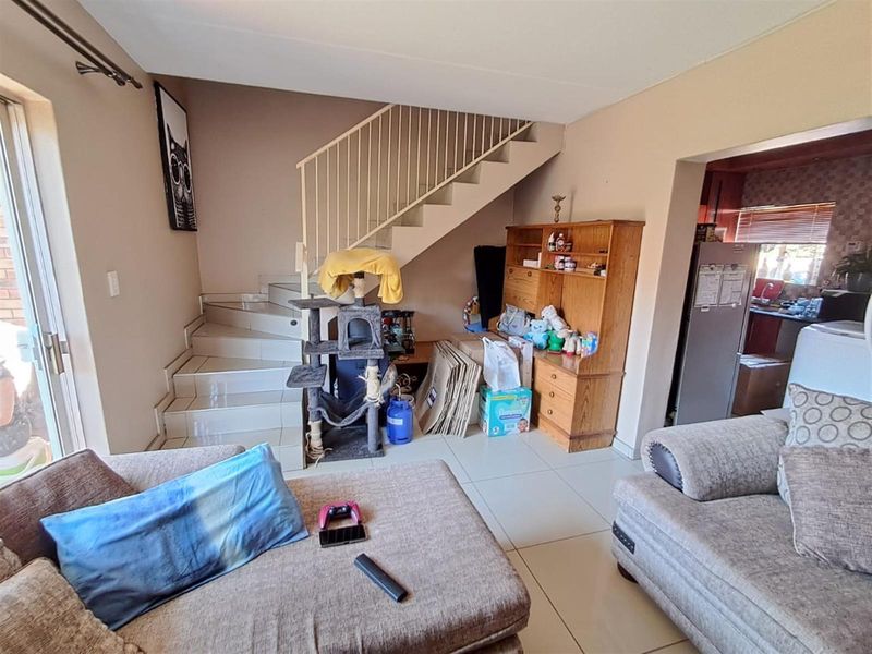 2 Bedroom Townhouse For Sale in Die Hoewes, Centurion - Photo 4