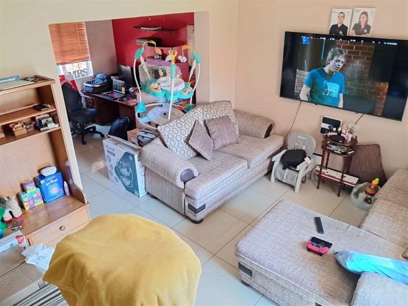 2 Bedroom Townhouse For Sale in Die Hoewes, Centurion - Photo 5