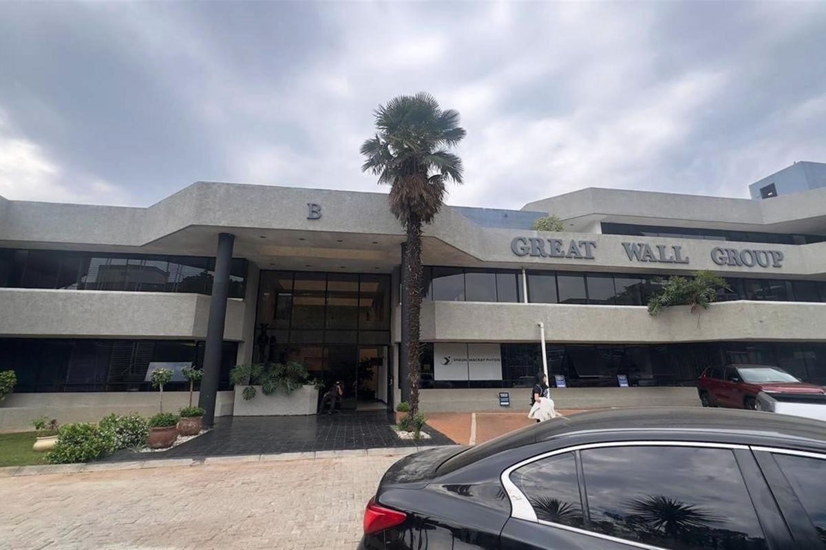 Commercial Property To Rent in Bedfordview - Photo 2