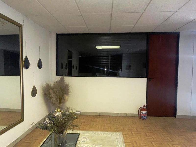 Commercial Property To Rent in Bedfordview - Photo 9