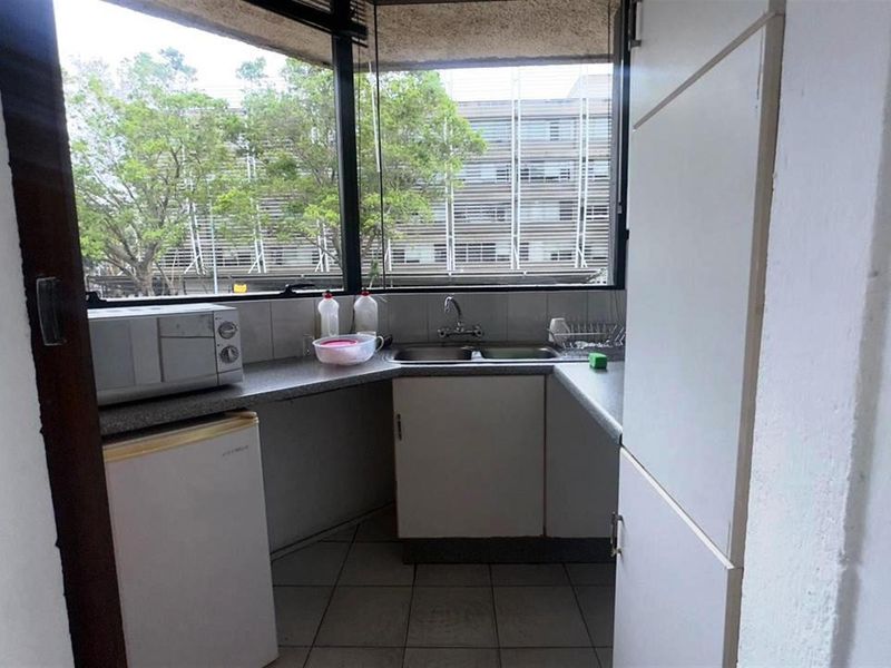 Commercial Property To Rent in Bedfordview - Photo 6