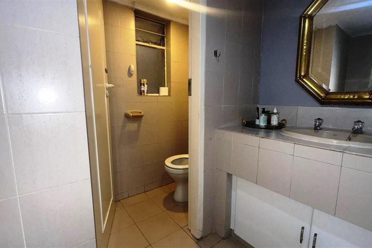 Commercial Property To Rent in Bedfordview - Photo 5