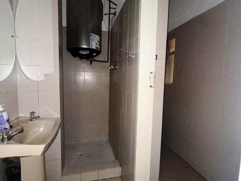 Commercial Property To Rent in Bedfordview - Photo 3