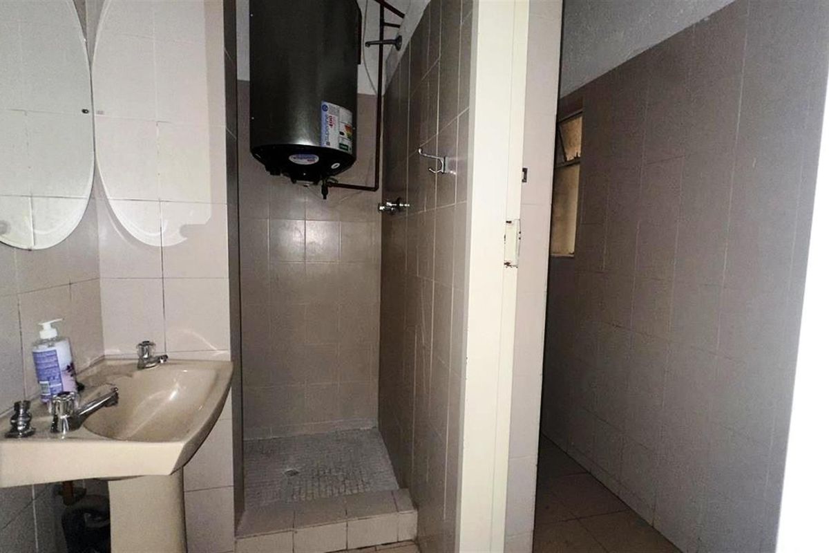 Commercial Property To Rent in Bedfordview - Photo 3