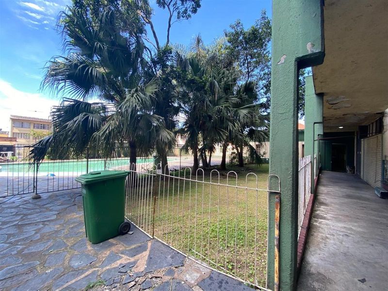 Investment Property for Sale - Durban Central (Next to Berea Centre)  Price: R450,000 - Photo 6