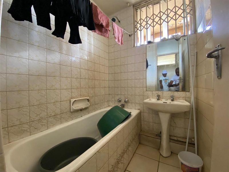 Investment Property for Sale - Durban Central (Next to Berea Centre)  Price: R450,000 - Photo 8