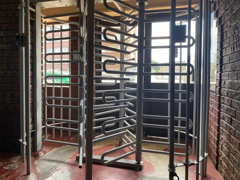 Investment Property for Sale - Durban Central (Next to Berea Centre)  Price: R450,000 - Photo 2