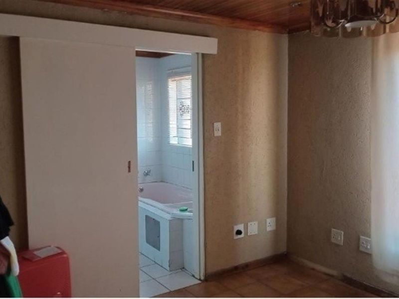 House For Sale in Protea City, Soweto - Photo 5