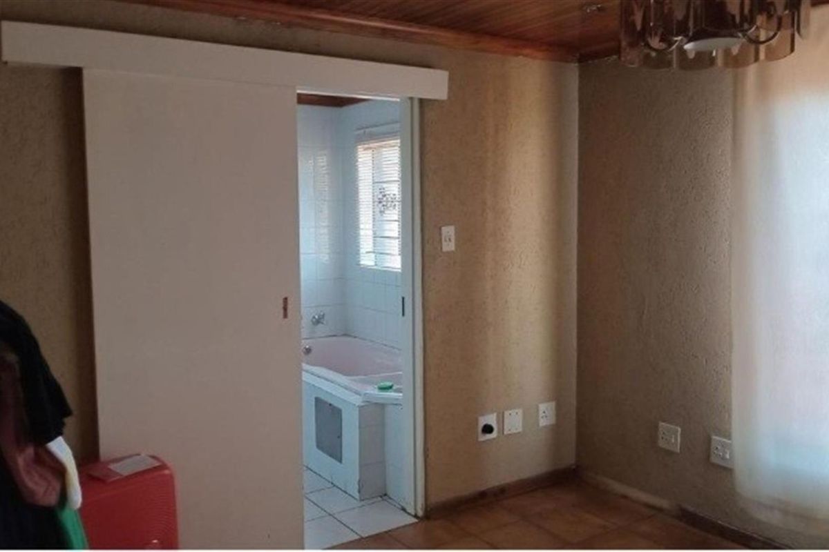 House For Sale in Protea City, Soweto - Photo 5