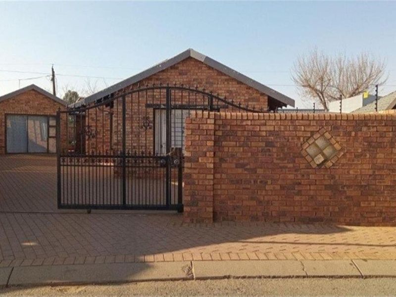 House For Sale in Protea City, Soweto - Photo 2