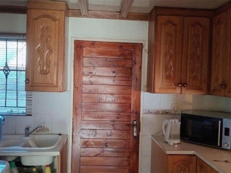 House For Sale in Protea City, Soweto - Photo 3