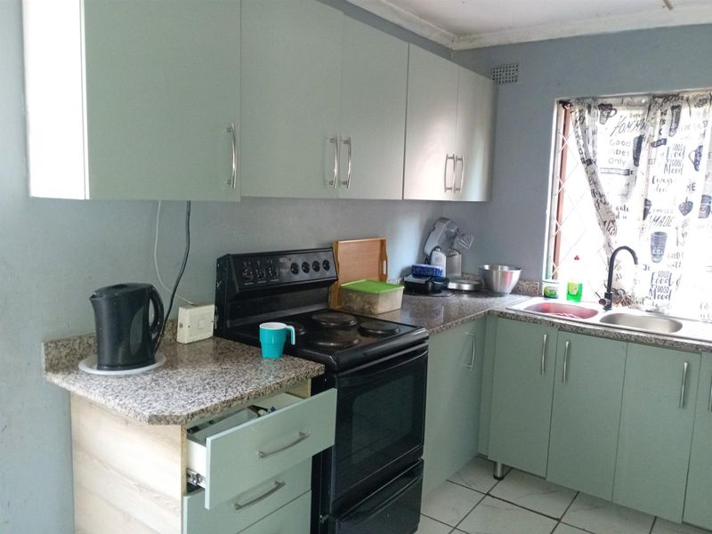 3 Bedroom House e-Italy - Photo 10