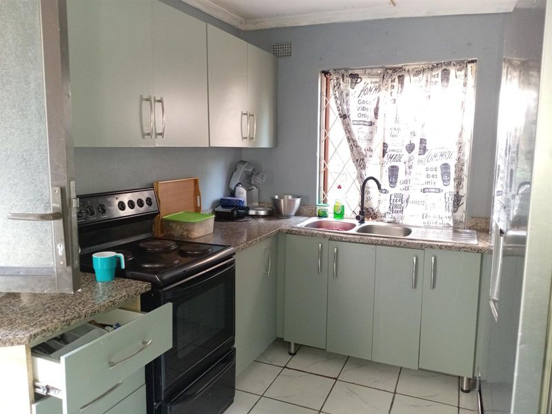 3 Bedroom House e-Italy - Photo 7