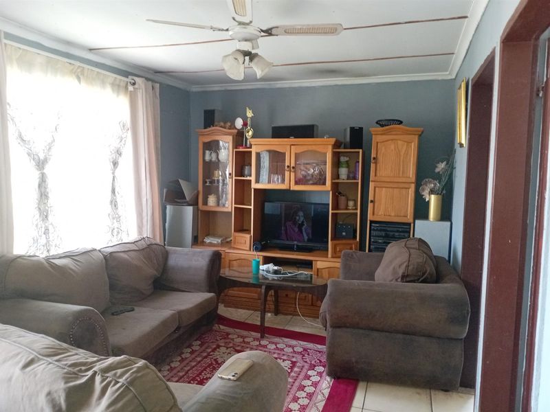 3 Bedroom House e-Italy - Photo 3