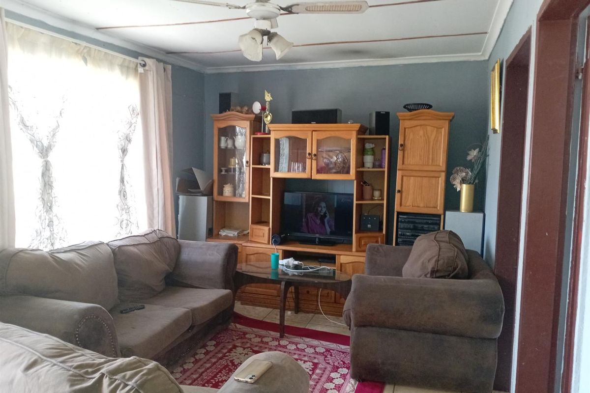 3 Bedroom House e-Italy - Photo 3