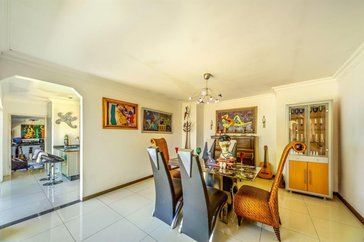 Family Home For Sale in Lonehill, Sandton - Photo 4