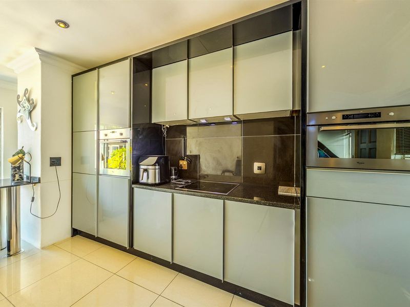 Family Home For Sale in Lonehill, Sandton - Photo 7