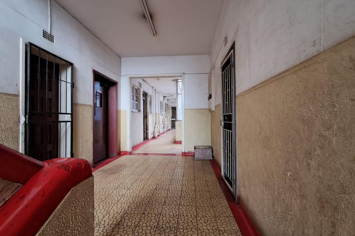 Apartment For Sale in Yeoville, Johannesburg - Photo 5