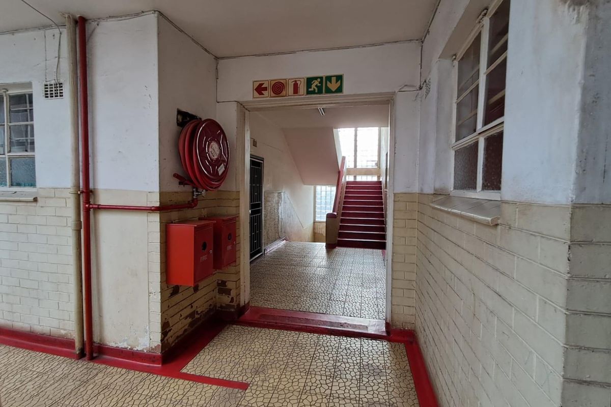 Apartment For Sale in Yeoville, Johannesburg - Photo 3