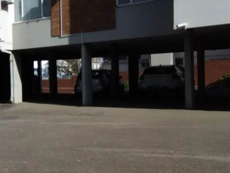 Apartment To Rent in Essenwood, Durban, KwaZulu Natal - Photo 9