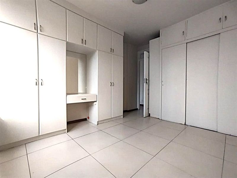 Apartment To Rent in Essenwood, Durban, KwaZulu Natal - Photo 4