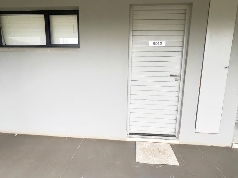 Ground-Floor Modern 1-Bedroom, 1 Bathroom Apartment in Eco-Smart Hesketh Estate, Hayfields Sold - Photo 2