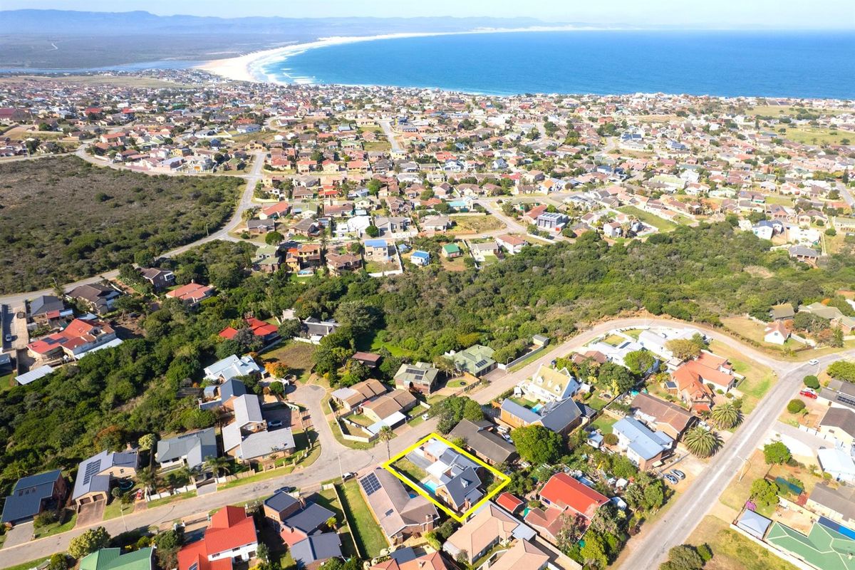 Dream Family Home with Pool and Entertainer’s Space - Photo 4